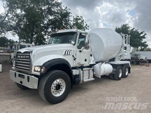 Mack GR64F Специальные грузовики