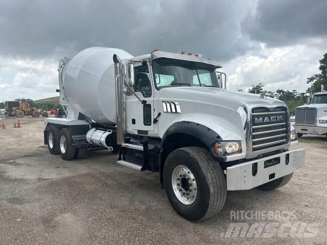 Mack GR64F Специальные грузовики