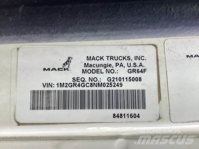 Mack GR64F Грузовики-Самосвалы