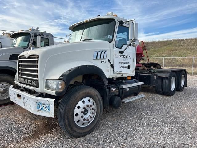 Mack GU713 Седельные тягачи