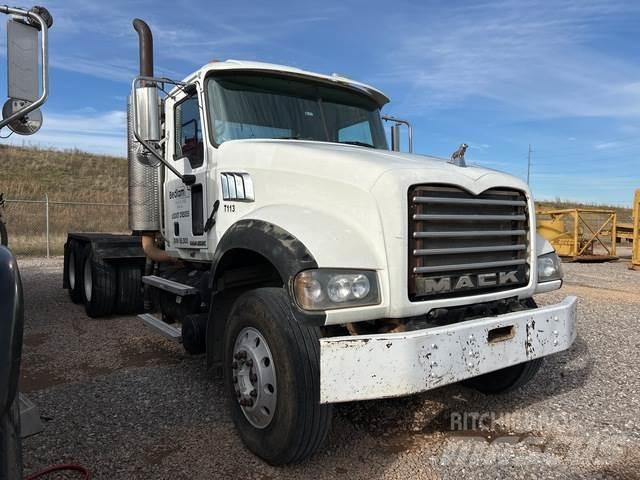 Mack GU713 Седельные тягачи