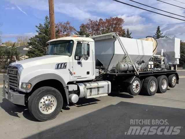 Mack GU713 Автобетоносмесители