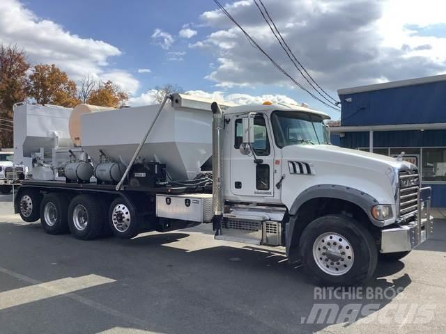 Mack GU713 Автобетоносмесители