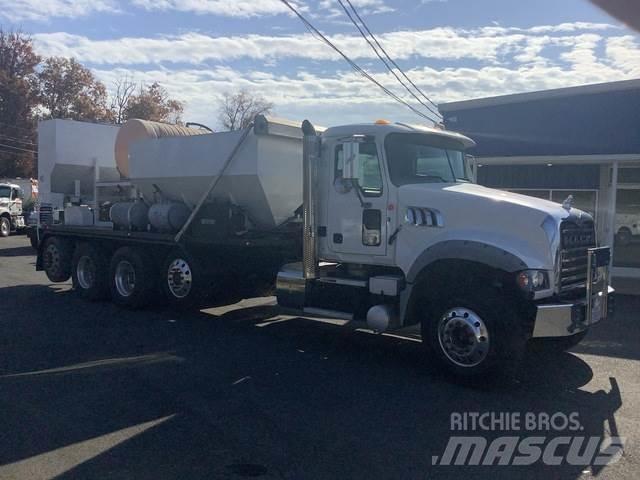 Mack GU713 Автобетоносмесители