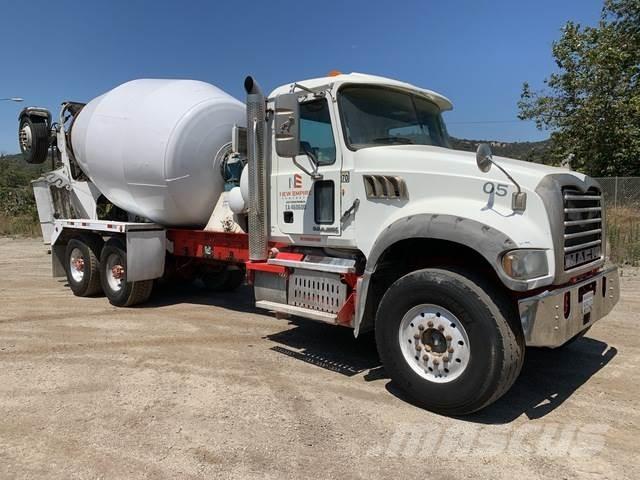 Mack GU713 Специальные грузовики