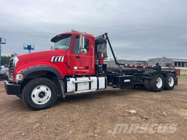Mack GU713 Скиповые погрузчики