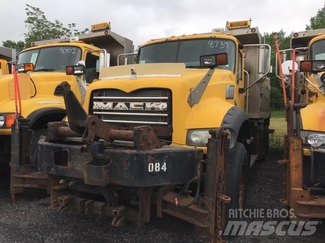 Mack GU713 Снежные отвалы и плуги