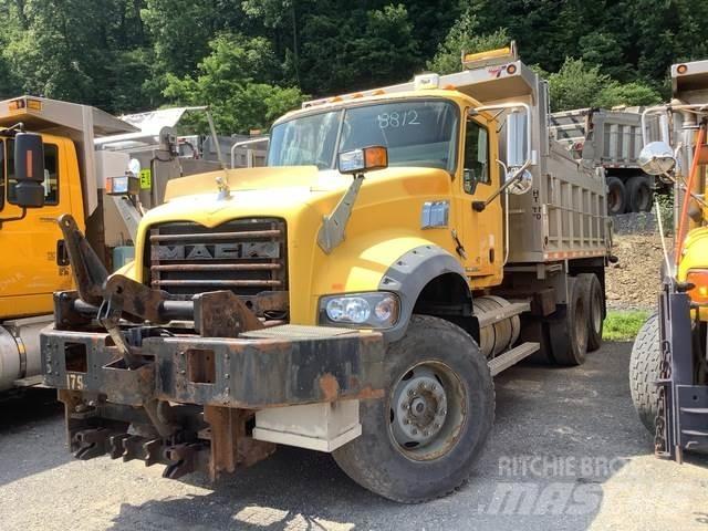 Mack GU713 Снежные отвалы и плуги