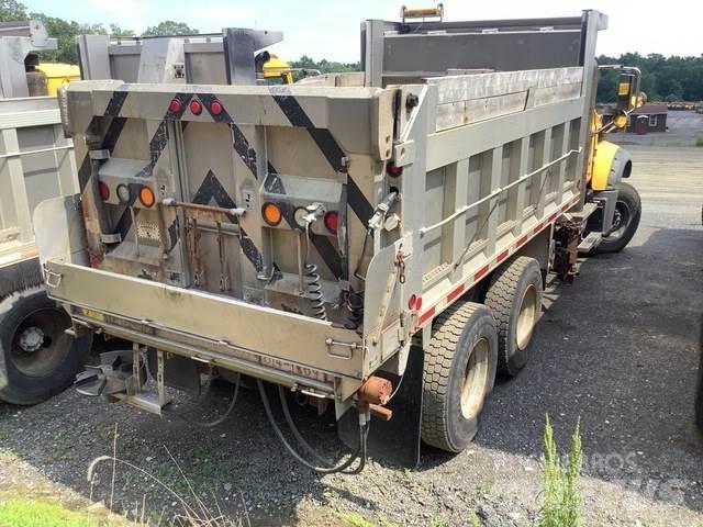 Mack GU713 Снежные отвалы и плуги