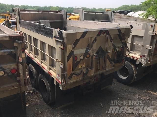 Mack GU713 Снежные отвалы и плуги