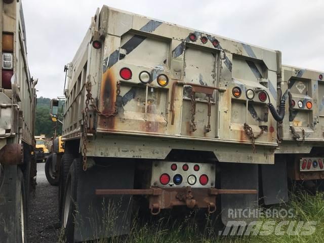 Mack GU713 Снежные отвалы и плуги
