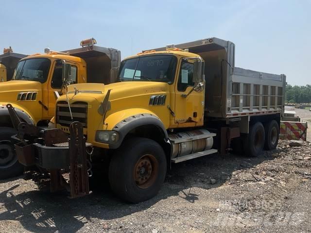 Mack GU713 Снежные отвалы и плуги