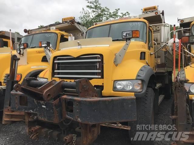 Mack GU713 Грузовики-Самосвалы