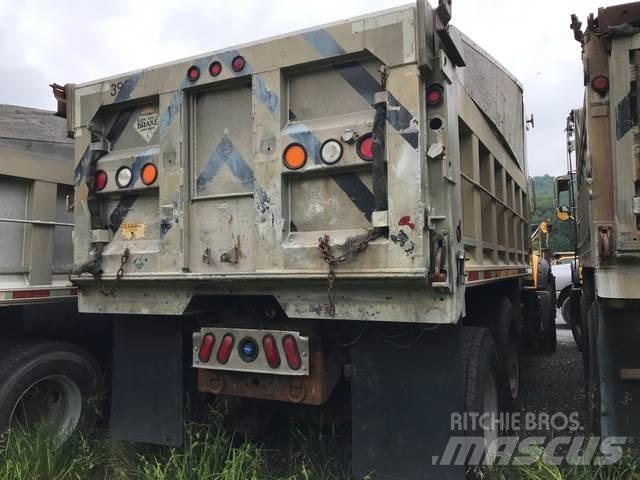 Mack GU713 Грузовики-Самосвалы