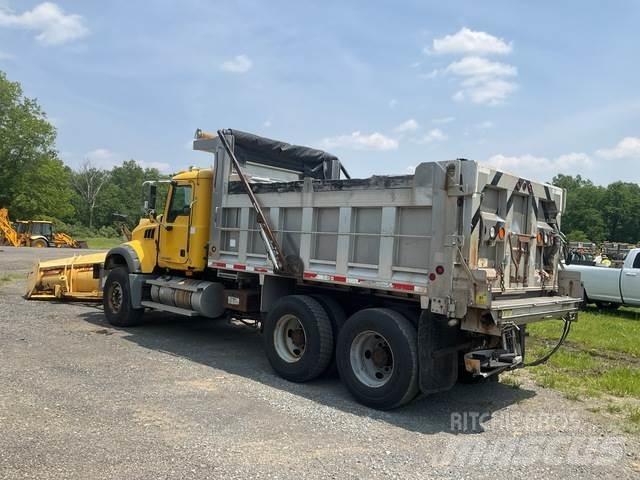 Mack GU713 Снежные отвалы и плуги
