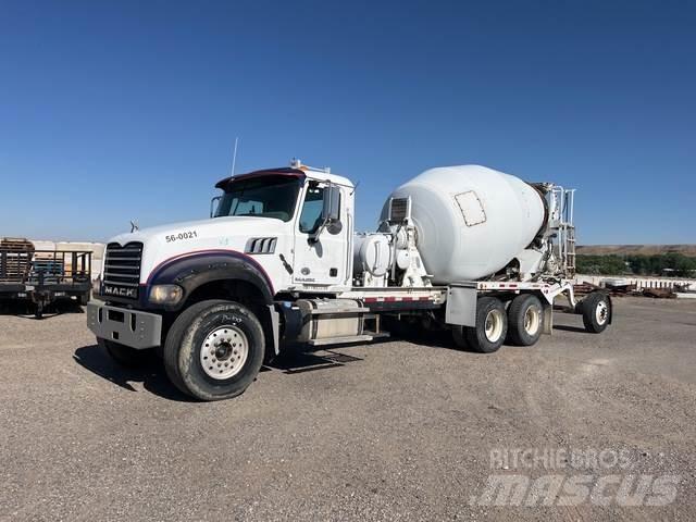 Mack GU713 Специальные грузовики