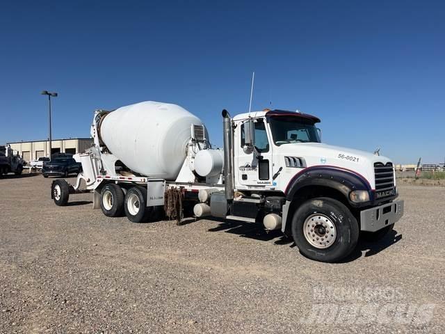 Mack GU713 Специальные грузовики