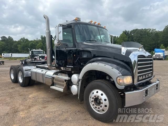 Mack GU713 Седельные тягачи
