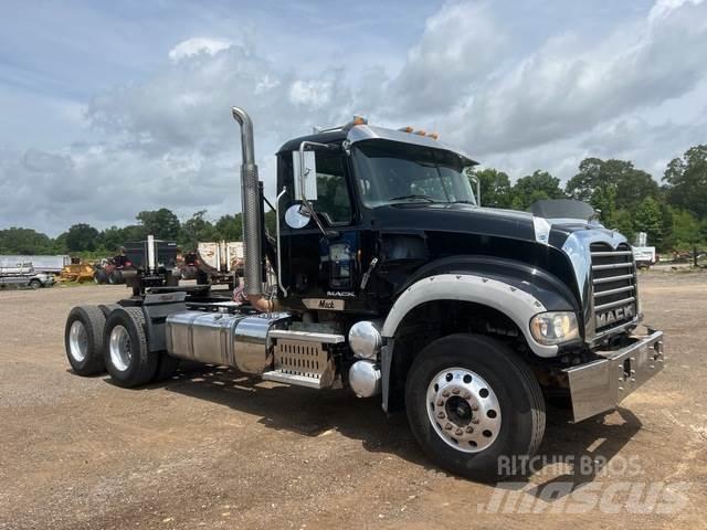 Mack GU713 Седельные тягачи