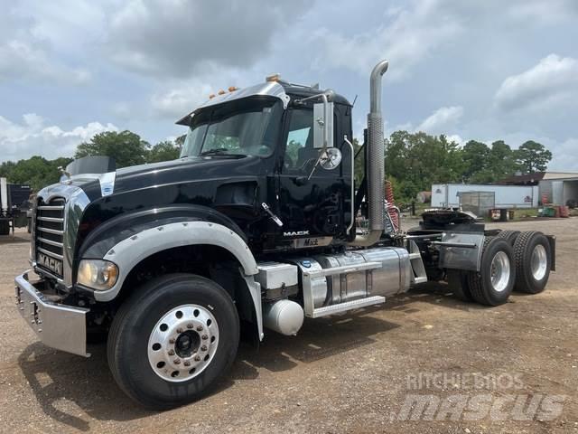 Mack GU713 Седельные тягачи