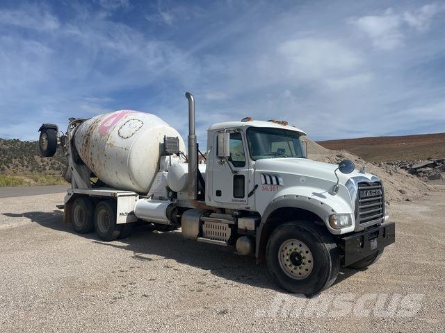 Mack GU713 Специальные грузовики