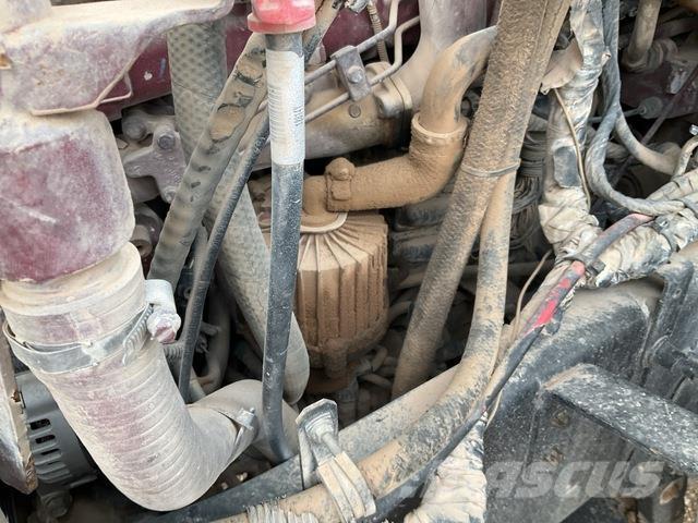 Mack GU713 Грузовики-платформы/боковая разгрузка