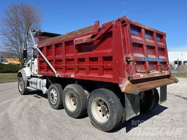 Mack GU714 Грузовики-Самосвалы