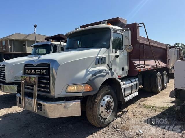Mack GU813 Грузовики-Самосвалы