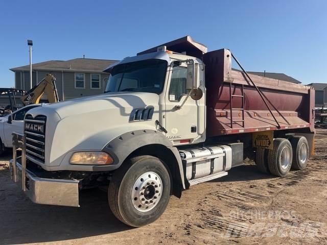 Mack GU813 Грузовики-Самосвалы