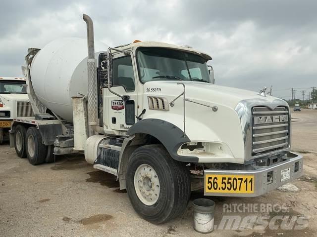 Mack GU813 Специальные грузовики