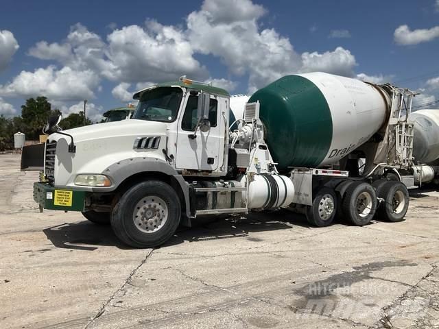 Mack GU813 Специальные грузовики