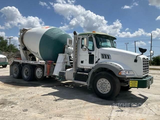 Mack GU813 Специальные грузовики