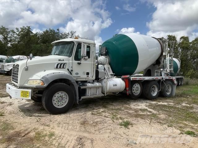 Mack GU813 Специальные грузовики
