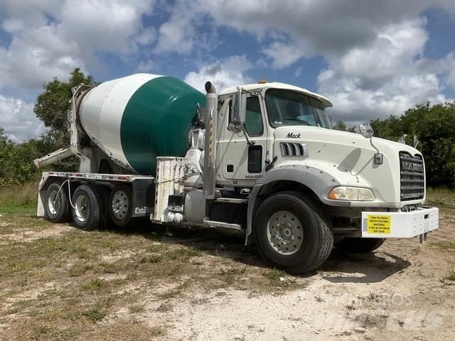 Mack GU813 Специальные грузовики