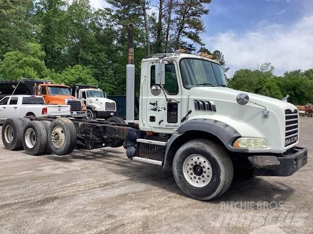 Mack GU813 Кабины