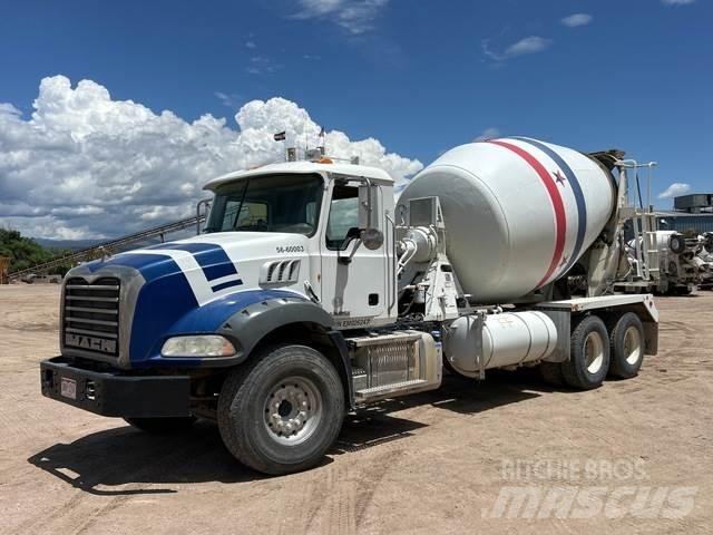 Mack GU813 Специальные грузовики