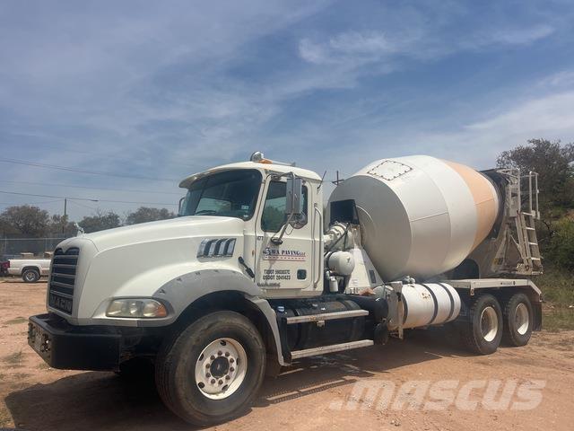 Mack GU813 Специальные грузовики