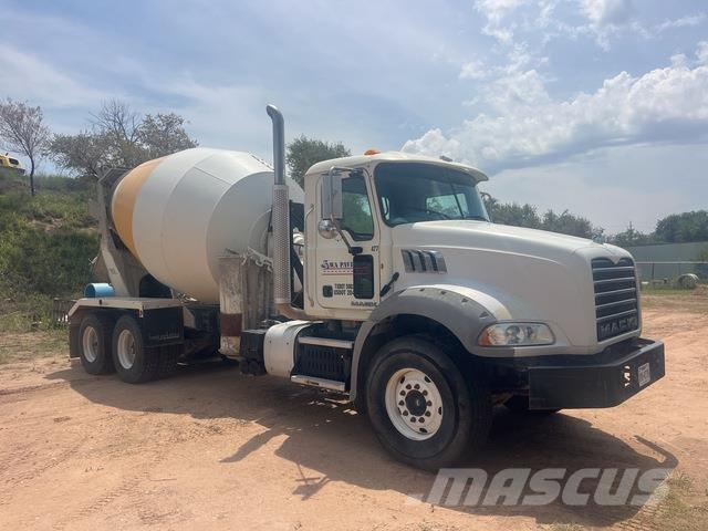 Mack GU813 Специальные грузовики
