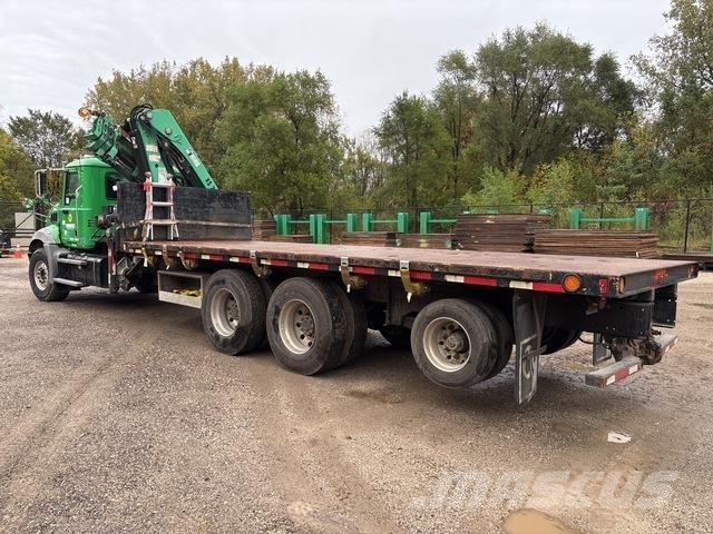 Mack GU813 Специальные грузовики