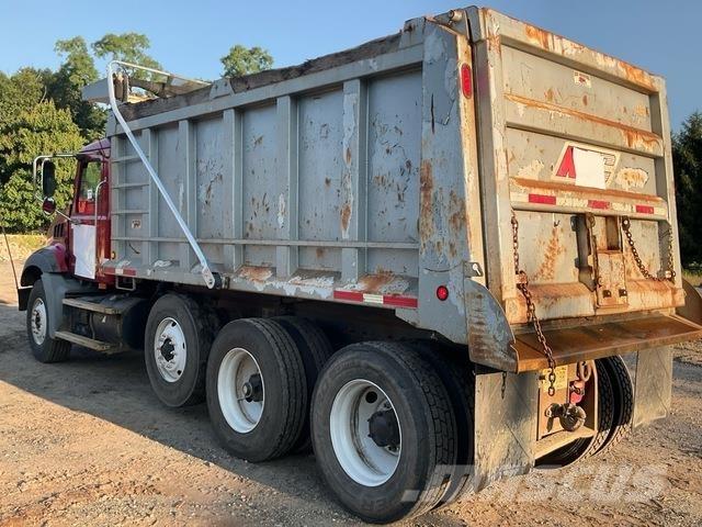 Mack GU813 Грузовики-Самосвалы