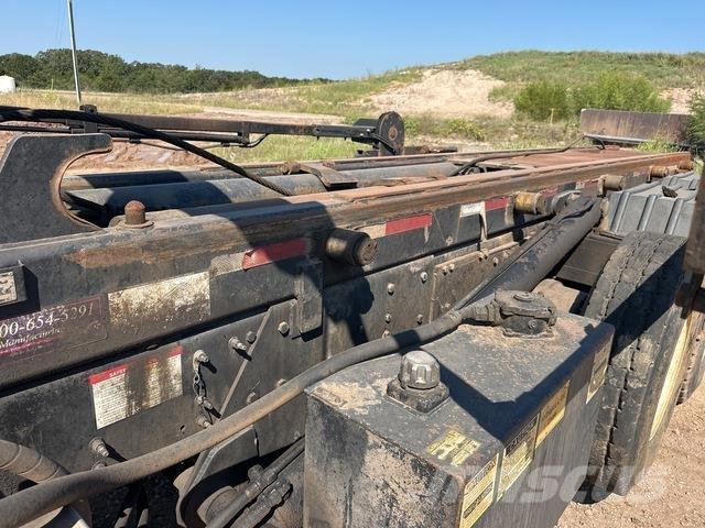 Mack GU813 Скиповые погрузчики