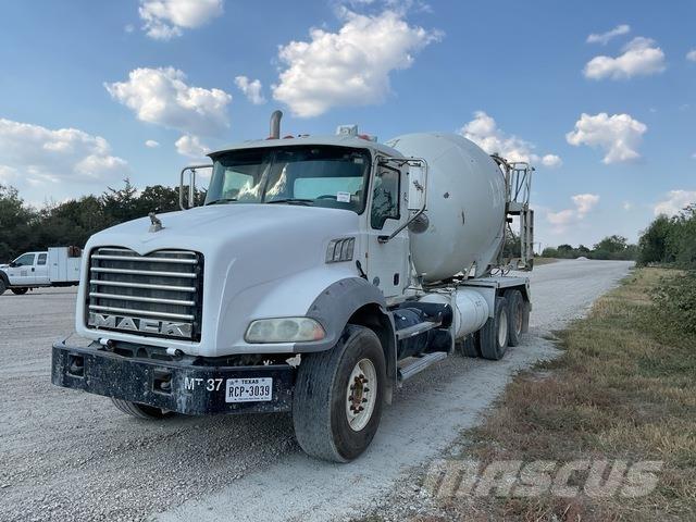 Mack GU813 Специальные грузовики