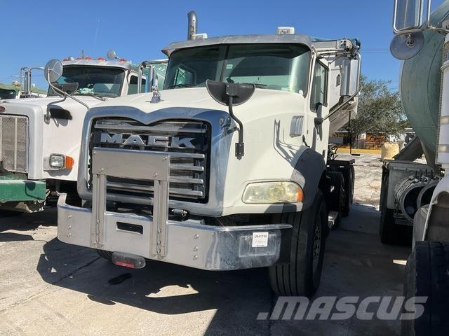 Mack GU813 Автобетоносмесители