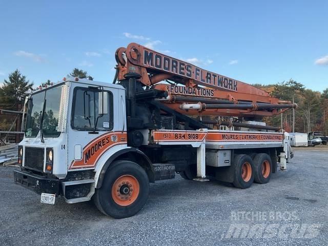 Mack MR688S Бетононасосы