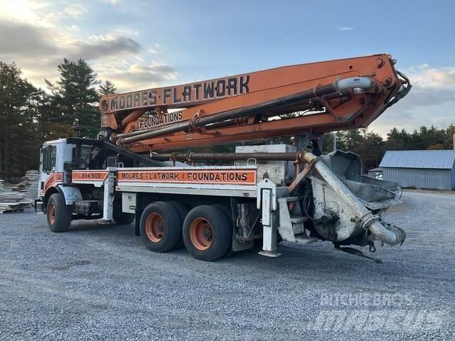 Mack MR688S Бетононасосы