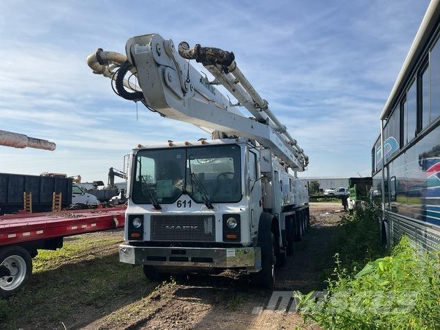 Mack MR688S Бетононасосы