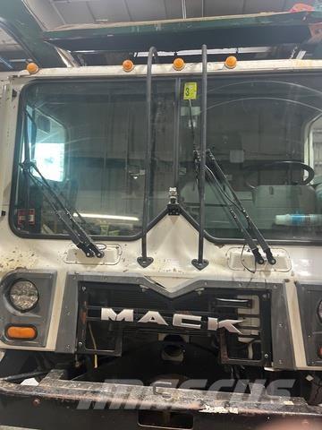 Mack MRU613 Мусоровозы