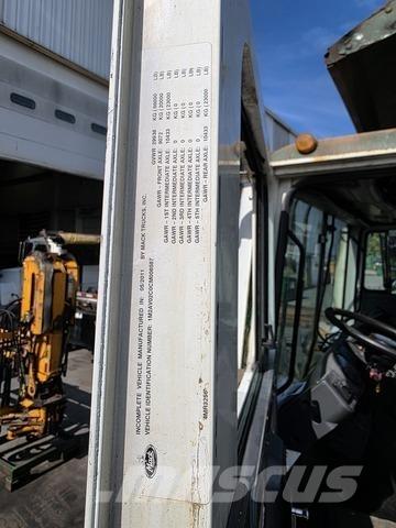 Mack MRU613 Мусоровозы