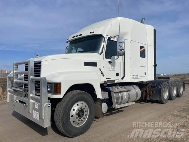 Mack PI86T Седельные тягачи
