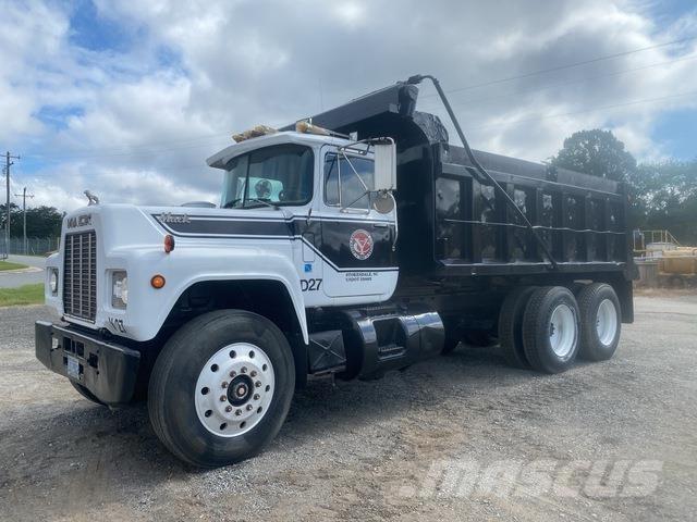 Mack R690ST Грузовики-Самосвалы